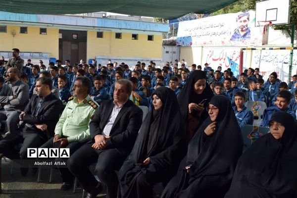 نواخته شدن زنگ مهر و مقاومت در دبیرستان شهید آوینی منطقه ۱۴