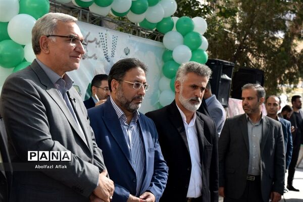 نواخته شدن زنگ مهر و مقاومت در دبیرستان شهید آوینی منطقه ۱۴