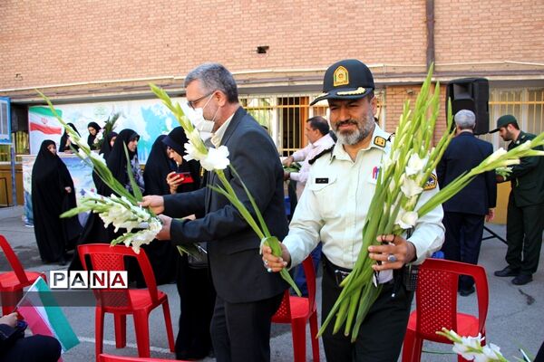 طنین زنگ مهر مهدوی در هنرستان فیروزکوهی