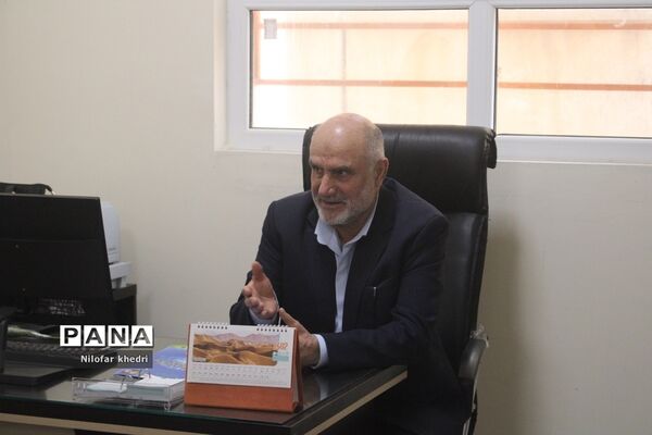 نشست صمیمی  استاندار بوشهر با کادر مدرسه استثنایی دوستان شهرستان بوشهر