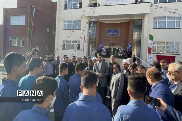 افتتاح هوشمندترین ساختمان شهید نوچمنی دبیرستان استعدادهای درخشان علامه حلی۲ در شهر جدید پرند