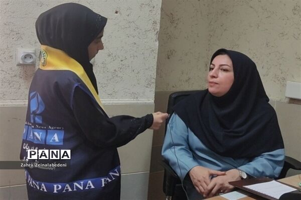 آیین و مانور بازگشایی مدارس در دبیرستان هیات امنایی بهرام رزمی