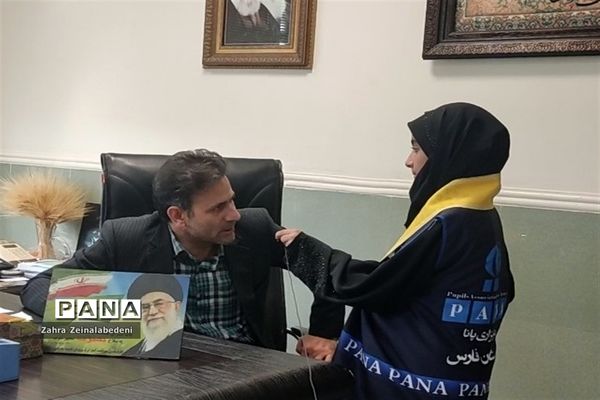 آیین و مانور بازگشایی مدارس در دبیرستان هیات امنایی بهرام رزمی