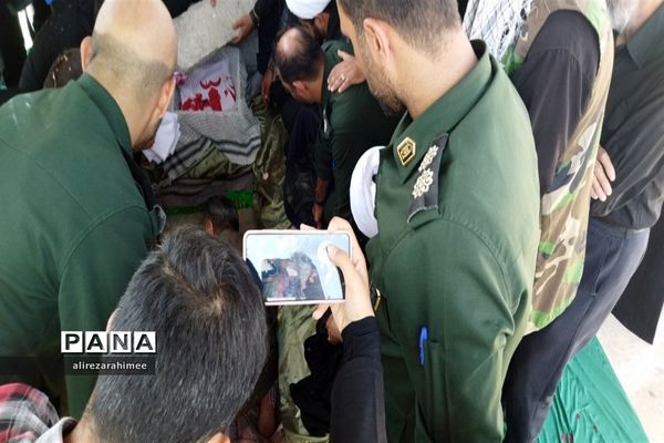 تشیع پیکر مطهر شهید گمنام در شهرستان فیروزکوه