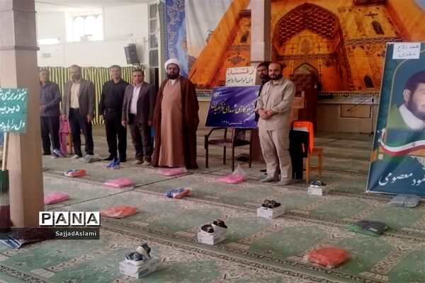 سومین رزمایش همدلی کمک به دانش‌آموزان نیازمند شهرستان اقلید در سال تحصیلی جدید