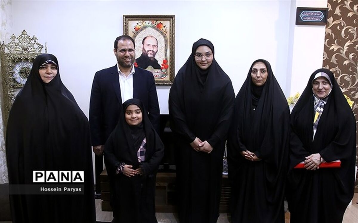 وزیر آموزش و پرورش مهمان خانواده شهید پوریا احمدی شد
