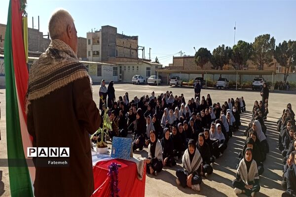 نواختن زنگ نماز، ایثار و مقاومت همزمان با آغاز سال تحصیلی جدید در دبیرستان برادران طباطبایی