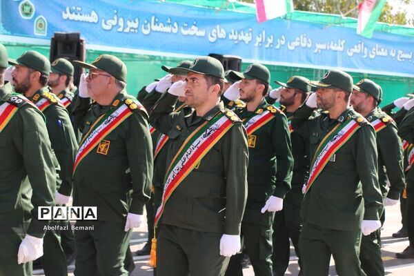 رژه یگان‌های نمونه نیروهای مسلح استان قم