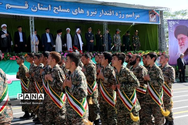 رژه یگان‌های نمونه نیروهای مسلح استان قم