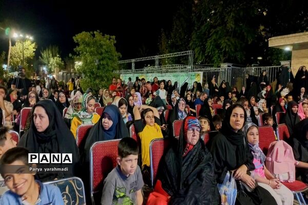 جشن‌آغاز امامت امام‌زمان( عج)و کیک دوازده متری در شهرستان ورامین