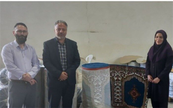 توزیع فرش سجاده‌ای در بین مدارس البرز همزمان با آغاز سال تحصیلی جدید