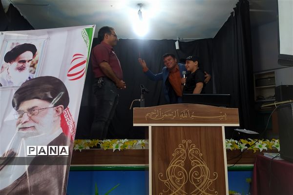 جشن آغاز سال تحصیلی در دبیرستان تازه تاسیس میثاق