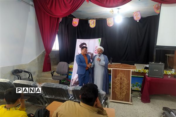 جشن آغاز سال تحصیلی در دبیرستان تازه تاسیس میثاق