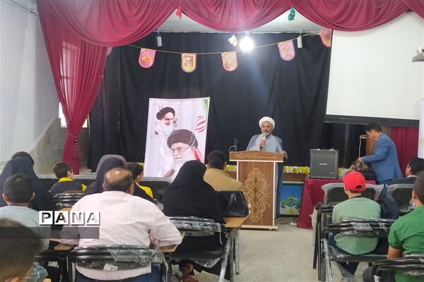 جشن آغاز سال تحصیلی در دبیرستان تازه تاسیس میثاق