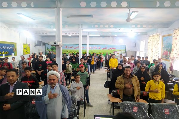 جشن آغاز سال تحصیلی در دبیرستان تازه تاسیس میثاق