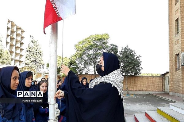 جشن آغاز امامت امام زمان(عج) و گرامیداشت هفته دفاع مقدس در هنرستان فدک