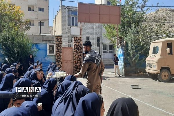 نمایش کاروان مقاومت در دبیرستان هفده شهریور فیروزکوه