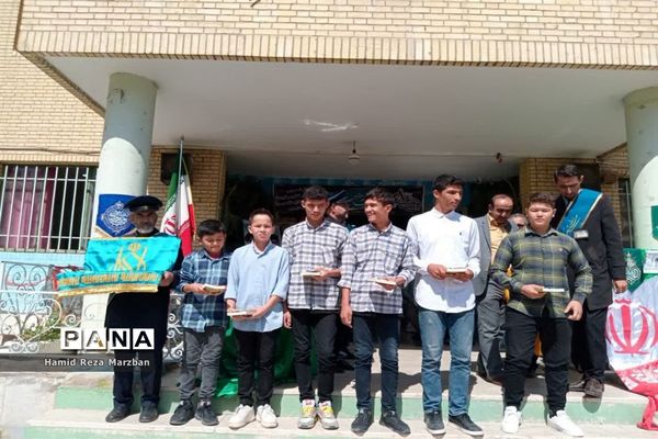 حضورخادمان مسجد مقدس جمکران درآموزشگاه شاهد شهید کاظمی اسلامشهر