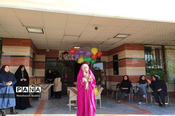 مراسم جشن آغاز امامت و تجدید بیعت با امام دوازدهم (عج)در آموزشگاه فرزانگان اسلامشهر