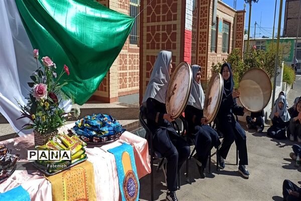 برگزاری جشن ولایت و امامت امام زمان (عج) در دبیرستان برادران طباطبایی شهرستان کاشمر