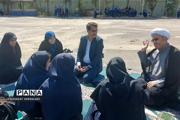 نواخته شدن زنگ نماز در دبیرستان آزادی کهریزک