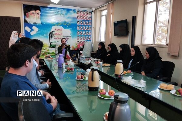 مراسم تقدیر از نخبگان کنکور سراسری رودهن توسط فرمانده سپاه دماوند