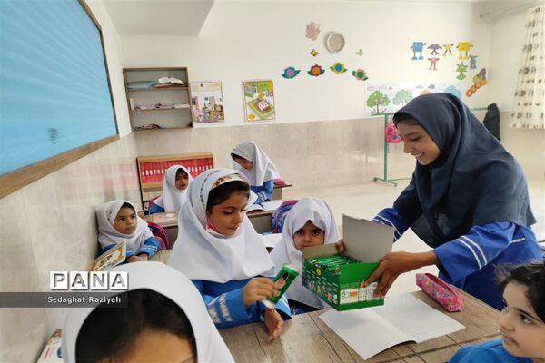 بیعت دانش‌آموزان مدرسه عصمت وکیلی اردکان با امام زمان (عج)
