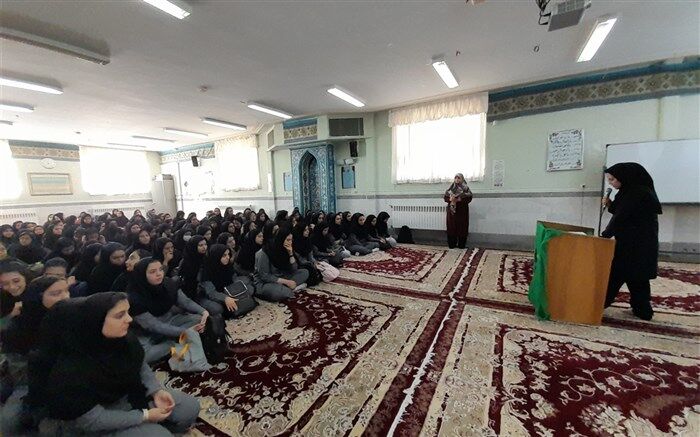 جشن آغاز امامت امام زمان (عج) در دبیرستان حضرت خدیجه (س) قم