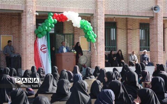 روایت دانش‌آموز خبرنگار پانا از آیین بازگشایی آموزشگاه طریقت در شهر جوادآباد/فیلم
