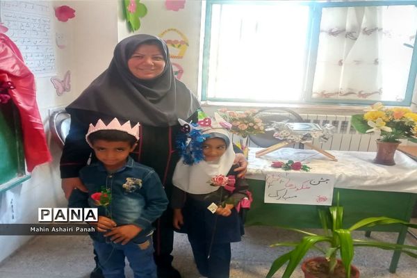 برگزاری آیین آغاز سال تحصیلی و جشن ولایت در مدرسه منتظری فتح آباد خاتم