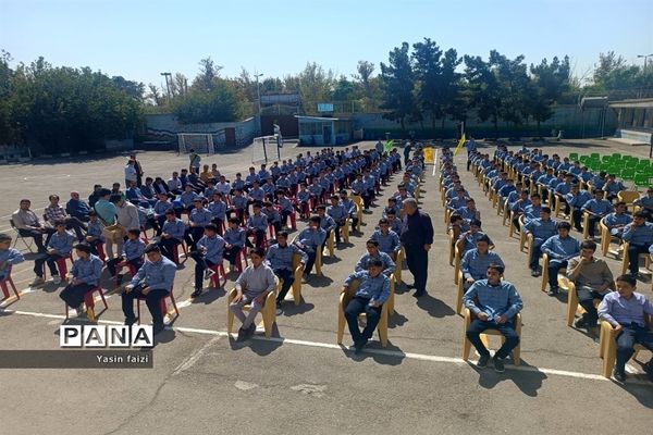 گرامیداشت هفته دفاع مقدس در مدارس متوسطه اول منطقه 16 تهران