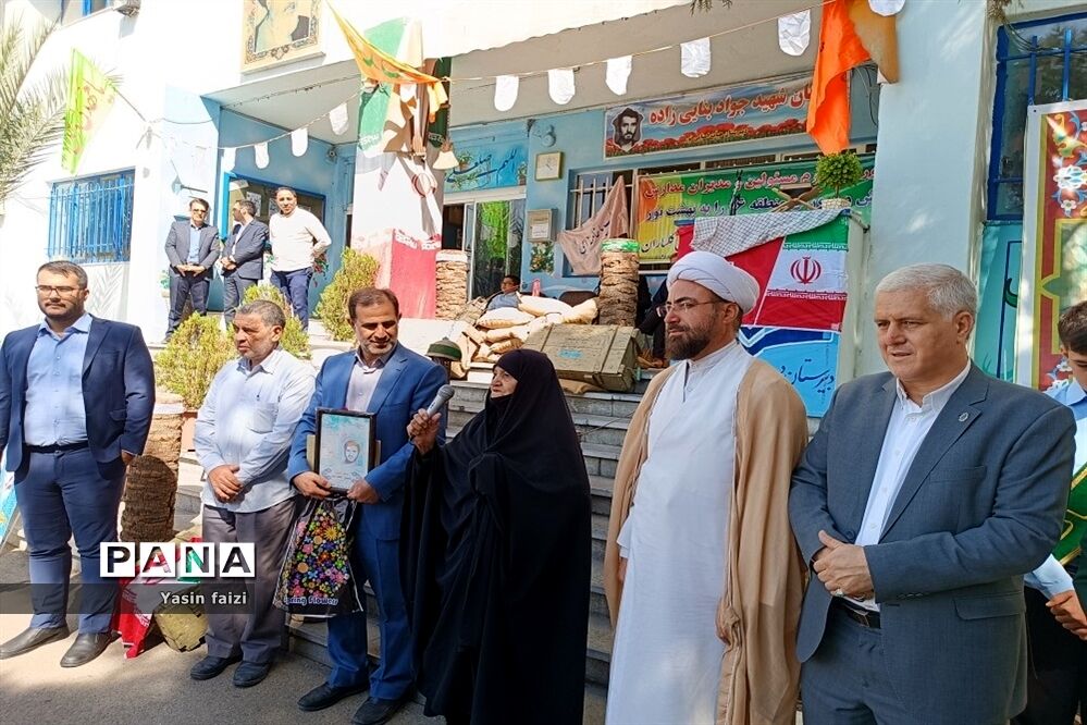 گرامیداشت هفته دفاع مقدس در مدارس متوسطه اول منطقه 16 تهران