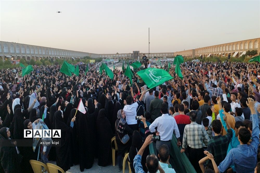 تجدید بیعت مردم اصفهان با امام زمان (عج)