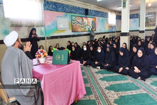 نواختن زنگ انتظار در هنرستان شیخ محمد بلیغ به‌مناسبت آغاز ولایت ولی عصر (ع)