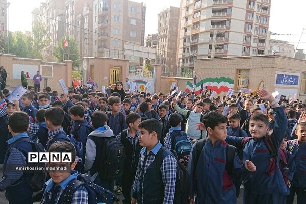 جشن عاطفه‌ها در دبستان ایمان رودهن