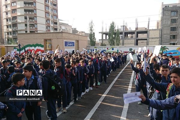 جشن عاطفه‌ها در دبستان ایمان رودهن