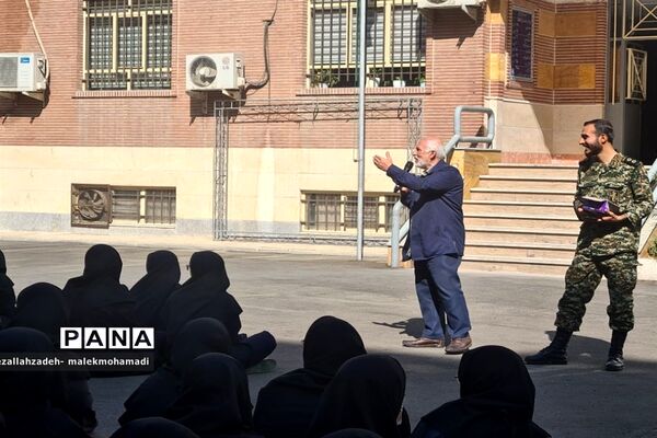 استقبال از کاروان مقاومت در مدارس منطقه ۱۳