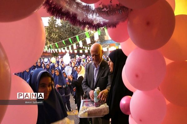 نواخته شدن زنگ مهر در آیین نمادین بازگشایی مدارس به دستان خیر منطقه ۱۸