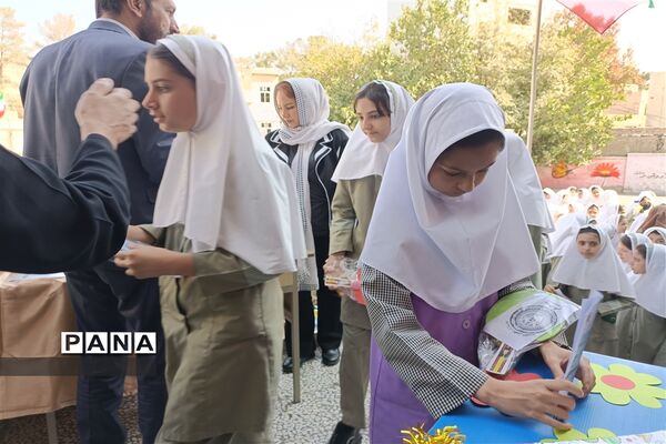 برگزاری جشن عاطفه‌ها با شعار «آینده ساز باشیم» در مدارس شهرستان قدس