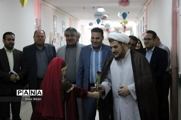 جشن عاطفه‌ها در ناحیه یک بهارستان