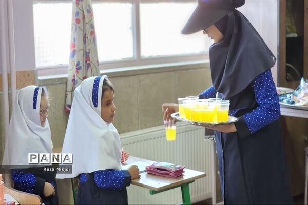 حضور خادمان جمکران در مدارس ناحیه یک بهارستان