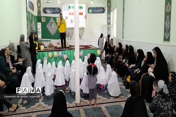 برگزاری جشن شکوفه‌های دبستان سیدالشهدا ناحیه یک یزد