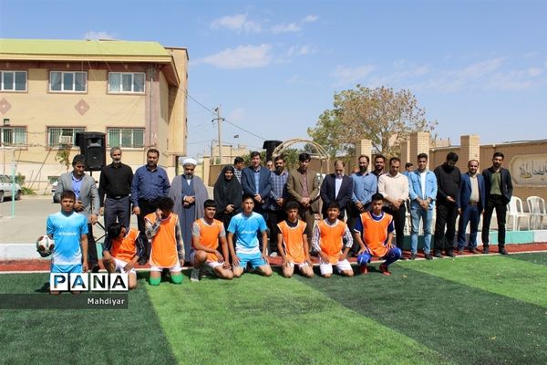 آیین افتتاحیه زمین چمن مصنوعی مدرسه شاه صاحب در شهر جوادآباد