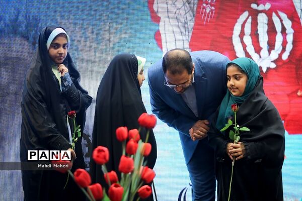 همایش تجلیل از رزمندگان فرهنگی دفاع مقدس