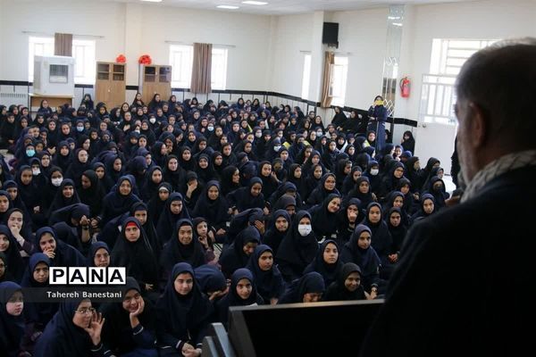 آیین آغاز سال تحصیلی مدرسه دخترانه عفت با حضور نماینده مردم یزد در مجلس شورای اسلامی