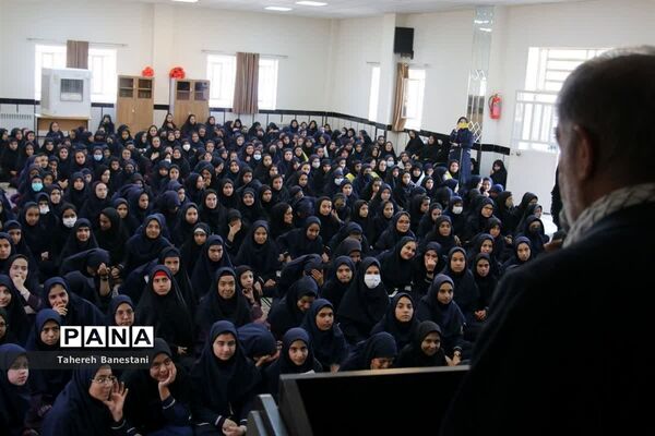 آیین آغاز سال تحصیلی مدرسه دخترانه عفت با حضور نماینده مردم یزد در مجلس شورای اسلامی
