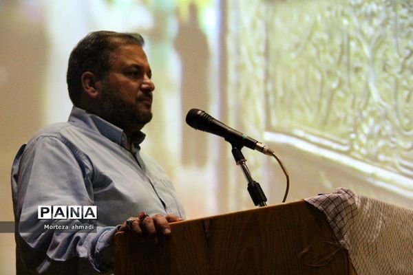 تقدیر از خانواده‌های شهدا، جانبازان و رزمندگان به‌مناسب هفته‌ دفاع‌مقدس در شهرری