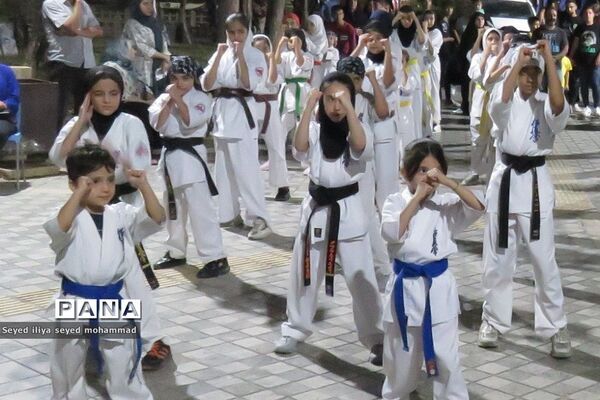 برپایی نمایشگاه هفته دفا‌ع‌مقدس در قیامدشت
