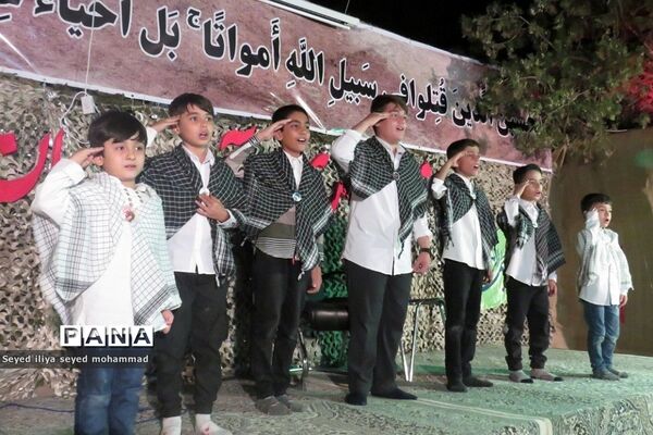 برپایی نمایشگاه هفته دفا‌ع‌مقدس در قیامدشت