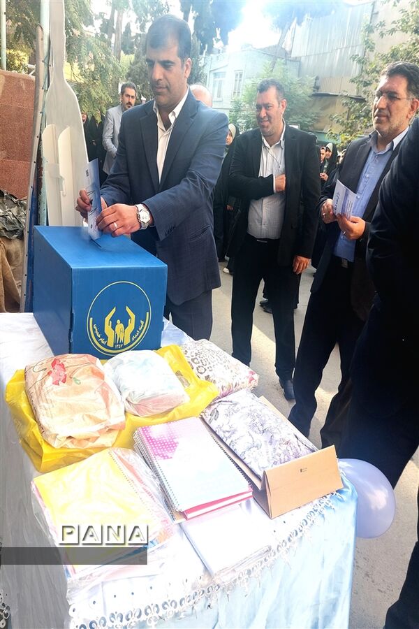برگزاری جشن عاطفه‌ها در دبیرستان هاجر منطقه۱۱